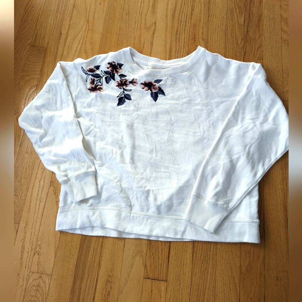 Abercrombie and Fitch Cropped Sweatshirt Floral Embroidery Size Medium